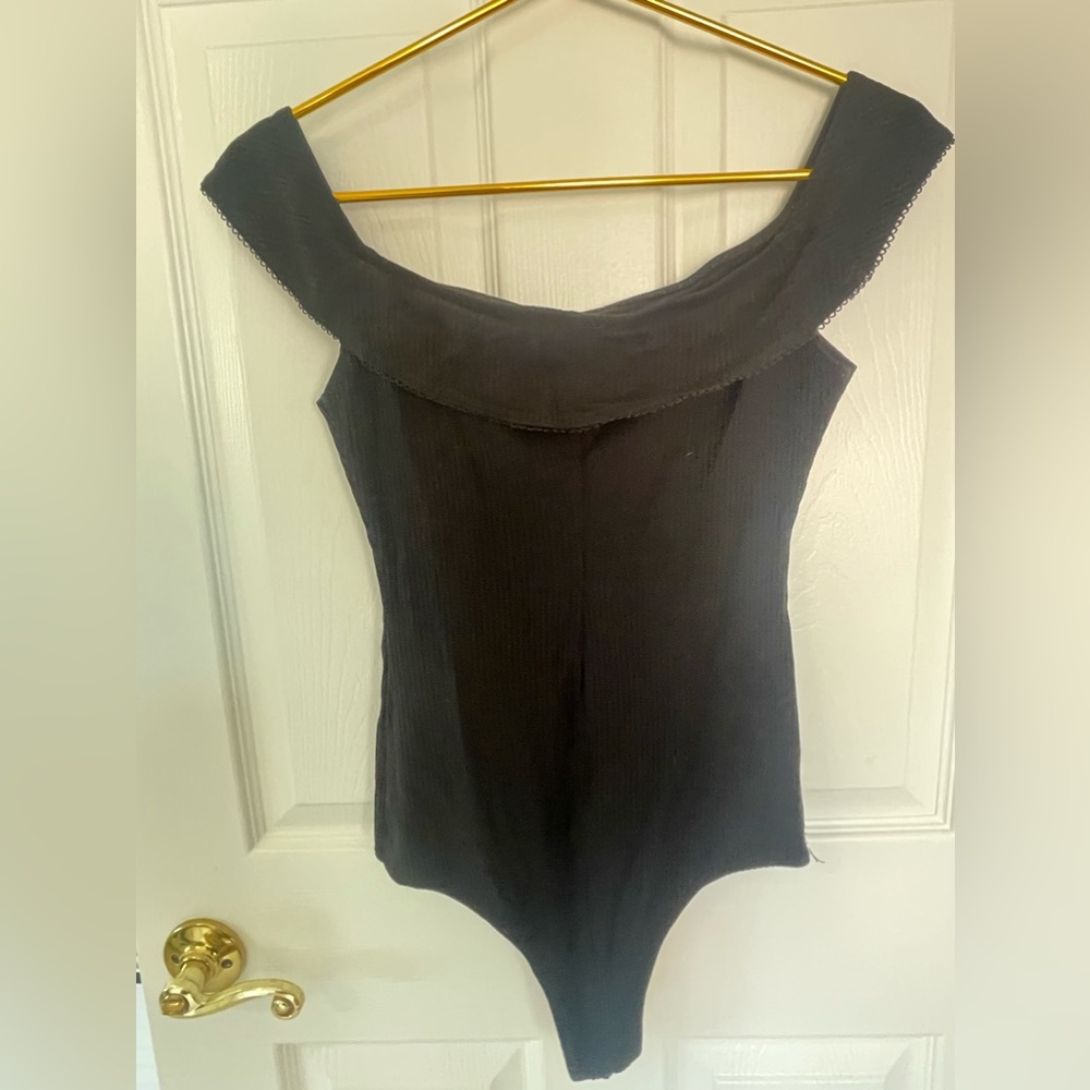 Reformation Off Shoulder Black Bodysuit Size Small